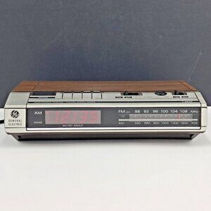 General Electric GE Digital Alarm Clock Radio Model 7-4634B AM/FM Wood grain